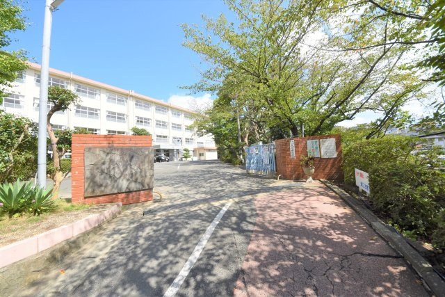 福岡市城南区友丘6丁目第3-4棟（3号棟）の周辺|友泉中学校