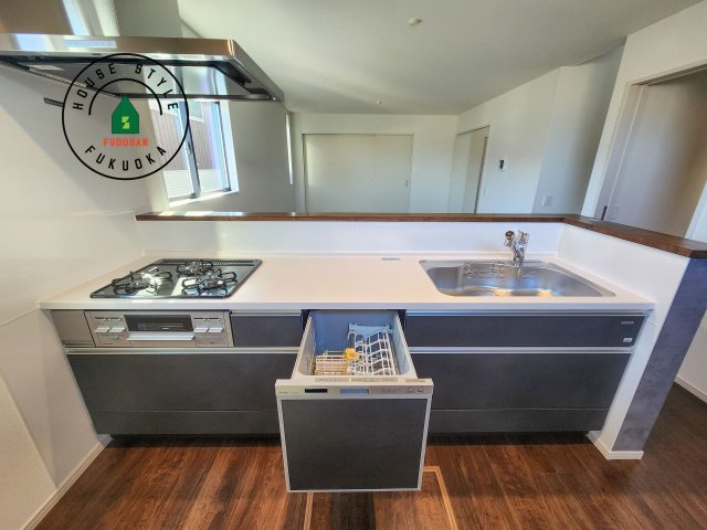 福岡市城南区友丘6丁目第3-4棟（3号棟）のキッチン|キッチン。グリル・食器洗い乾燥機・浄水器も完備。