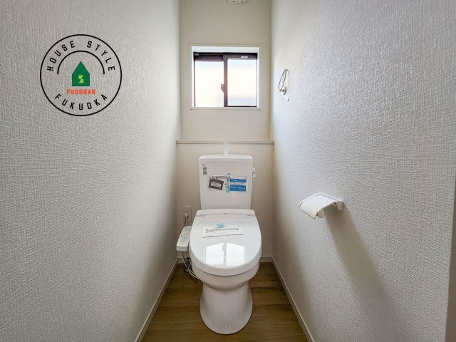 福岡市城南区友丘6丁目第3-4棟（4号棟）のトイレ|温水洗浄便座を完備しております。2ヶ所にトイレがあるのは朝の慌ただしい時間も安心です。