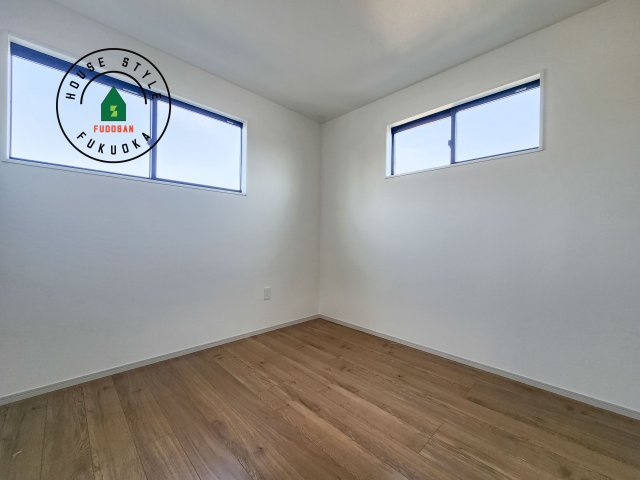 大野城市南ヶ丘3丁目第3-2棟（1号棟）の子供部屋|柔らかい陽光が差し込む明るいお部屋を演出する設計。彩光の取れる窓が気持ちの良いお部屋を創り上げます。