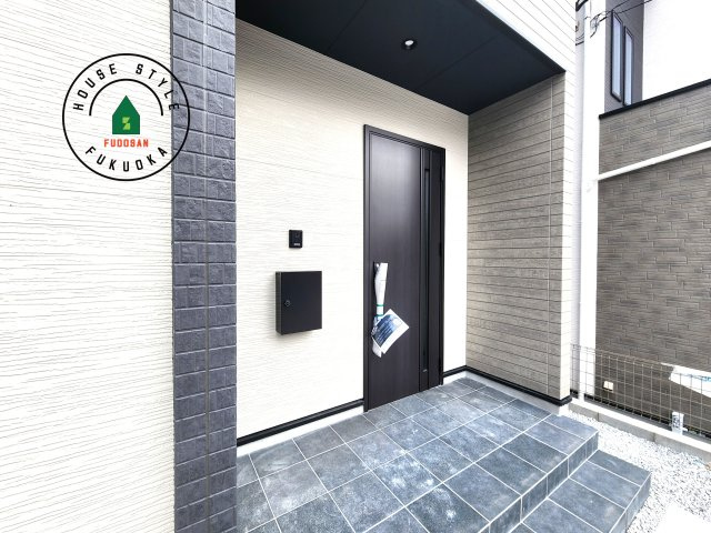 大野城市南ヶ丘3丁目第3-2棟（1号棟）の玄関|おでかけの時も帰った時も、「我が家」を最初に感じでもらえる素敵な空間に。