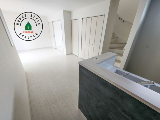 福岡市東区和白5丁目第1-3棟（3号棟）のダイニング|キッチンから立ち込める香りが今日の料理を期待させます。