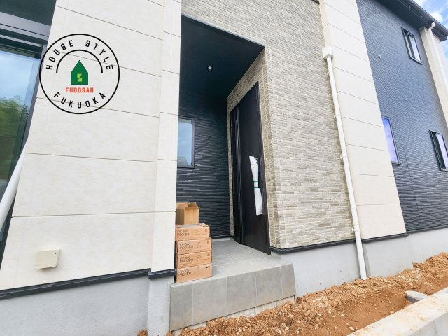 福岡市東区和白5丁目第1-3棟（3号棟）の玄関|おでかけの時も帰った時も、「我が家」を最初に感じでもらえる素敵な空間に。