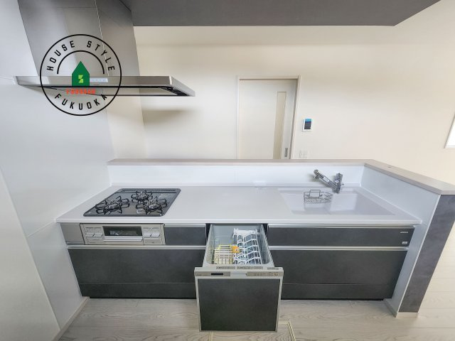 福岡市東区和白5丁目第1-3棟（3号棟）のキッチン|キッチン。グリル・食器洗い乾燥機・浄水器も完備。