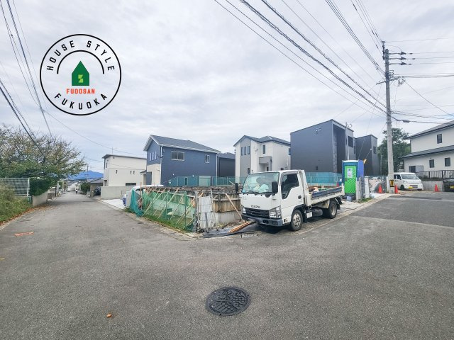 福岡市南区柏原6丁目第1-3棟（3号棟）の前面道路含む現地写真|見学の時間などお気軽にお問い合わせ下さい。