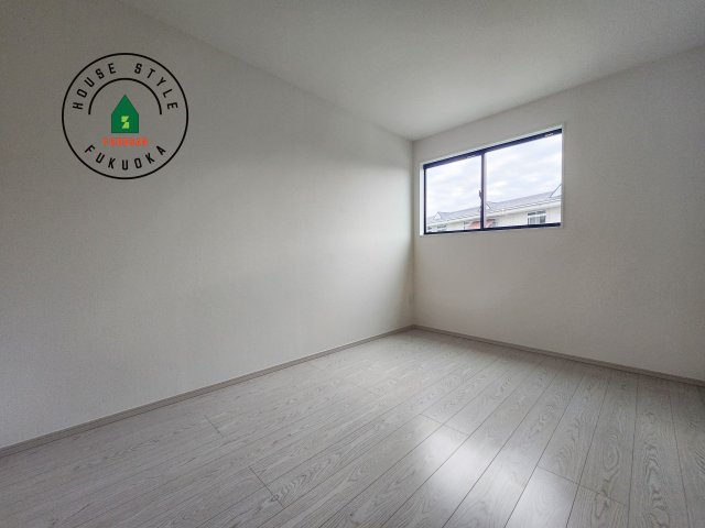 福岡市東区美和台5丁目第6-2棟（2号棟）の洋室|落ち着いた色調の洋室です。