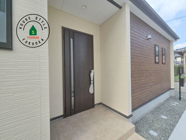 福岡市東区美和台5丁目第6-2棟（2号棟）の玄関|おでかけの時も帰った時も、「我が家」を最初に感じでもらえる素敵な空間に。