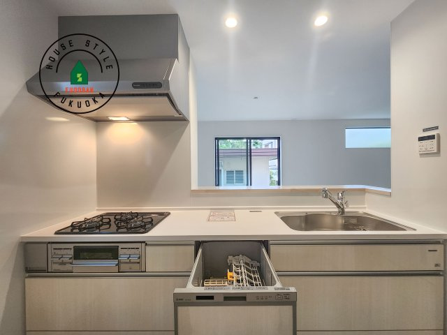 福岡市東区美和台5丁目第6-2棟（2号棟）のキッチン|キッチン。グリル・食器洗い乾燥機・浄水器も完備。