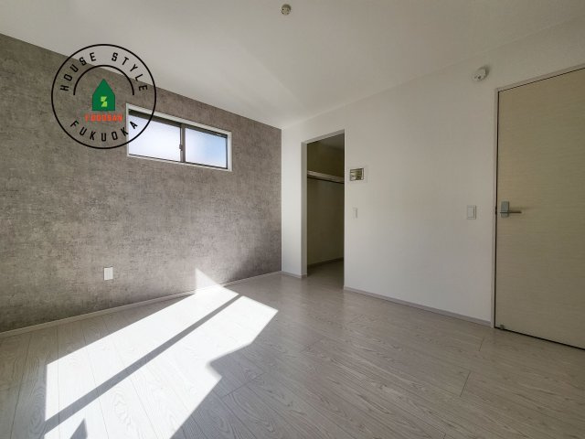 福岡市南区鶴田4丁目第4-3棟（1号棟）の寝室|主寝室には収納力に優れたクローゼットがありますので、お部屋もすっきり片付きます。