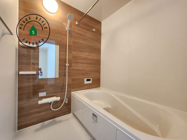 福岡市南区鶴田4丁目第4-3棟（2号棟）の浴室|1日の疲れを癒してくれる広々バスルーム。雨の日のお洗濯にも大活躍な浴室乾燥機付です！