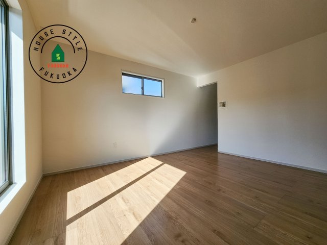 福岡市南区鶴田4丁目第4-3棟（2号棟）の寝室|主寝室には収納力に優れたクローゼットがありますので、お部屋もすっきり片付きます。