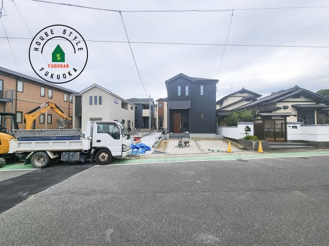 福岡市南区桧原5丁目第1-4棟（1号棟）の前面道路含む現地写真|見学の時間などお気軽にお問い合わせ下さい。