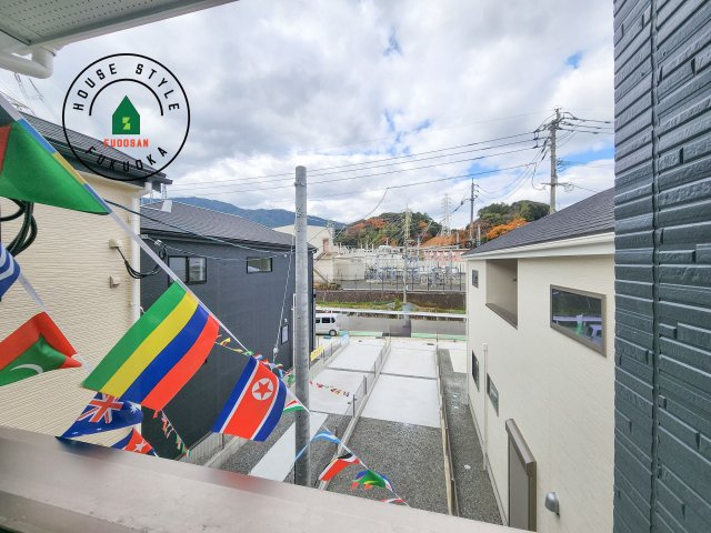 福岡市南区桧原5丁目第1-4棟（2号棟）の展望|窓から緑が見える物件も魅力的です。