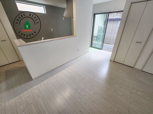 福岡市南区桧原5丁目第1-4棟（2号棟）の内観：施工例|キッチンから立ち込める香りが今日の料理を期待させます。