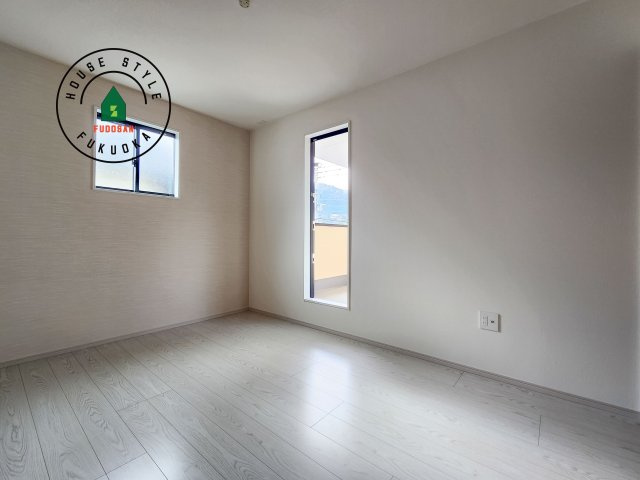 福岡市南区桧原5丁目第1-4棟（3号棟）の内観：施工例|主寝室には収納力に優れたクローゼットがありますので、お部屋もすっきり片付きます。