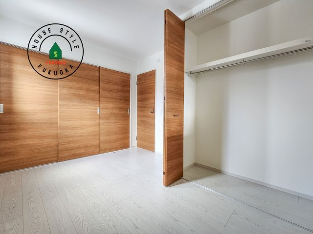 福岡市南区桧原5丁目第1-4棟（3号棟）の内観：施工例|落ち着いた色調の洋室です。