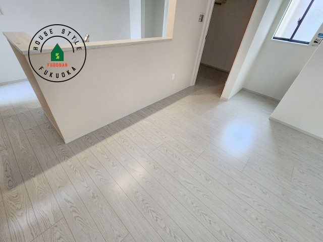 福岡市南区桧原5丁目第1-4棟（3号棟）の内観：施工例|キッチンから立ち込める香りが今日の料理を期待させます。