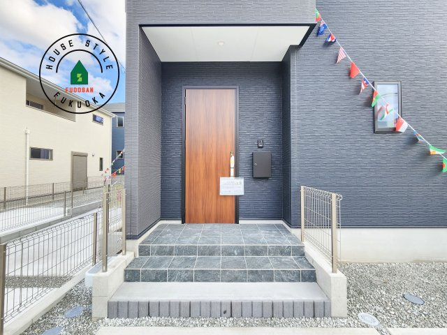 福岡市南区桧原5丁目第1-4棟（4号棟）の外観：施工例|おでかけの時も帰った時も、「我が家」を最初に感じでもらえる素敵な空間に。