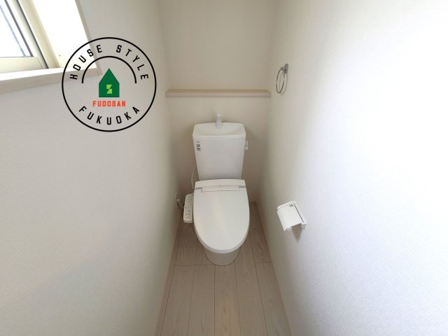 糟屋郡志免町王子3丁目第2-2棟（1号棟）のトイレ|温水洗浄便座を完備しております。2ヶ所にトイレがあるのは朝の慌ただしい時間も安心です。