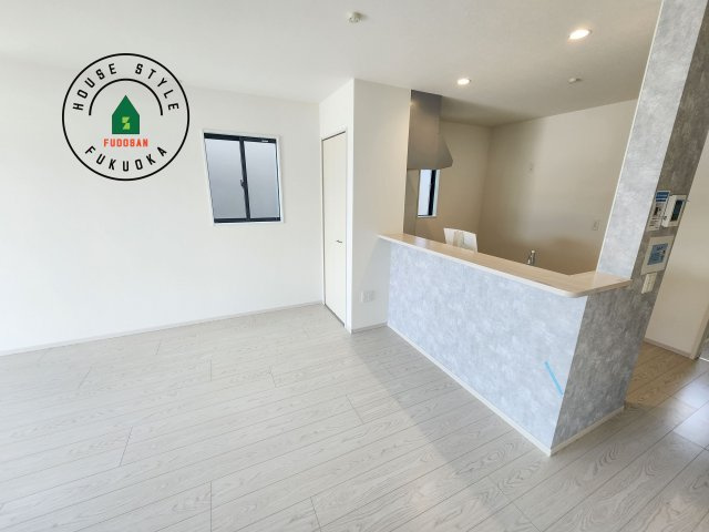 糟屋郡志免町王子3丁目第2-2棟（1号棟）のダイニング|キッチンから立ち込める香りが今日の料理を期待させます。