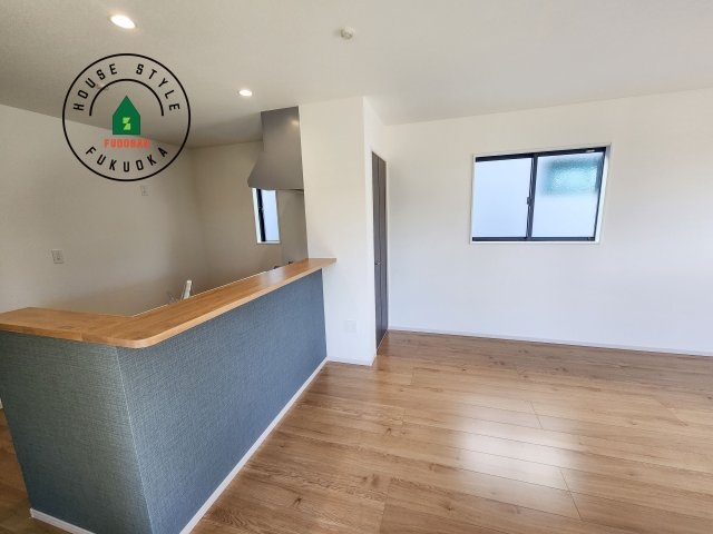 糟屋郡志免町王子3丁目第2-2棟（2号棟）のダイニング|キッチンから立ち込める香りが今日の料理を期待させます。