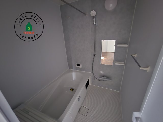 糟屋郡宇美町宇美中央1丁目第3-6棟(1号棟)の内観：施工例|1日の疲れを癒してくれる広々バスルーム。雨の日のお洗濯にも大活躍な浴室乾燥機付です！