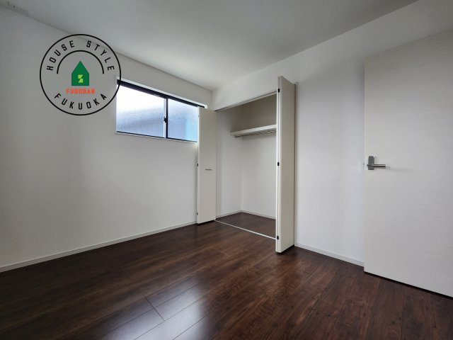 糟屋郡宇美町宇美中央1丁目第3-6棟(1号棟)の子供部屋|柔らかい陽光が差し込む明るいお部屋を演出する設計。彩光の取れる窓が気持ちの良いお部屋を創り上げます。