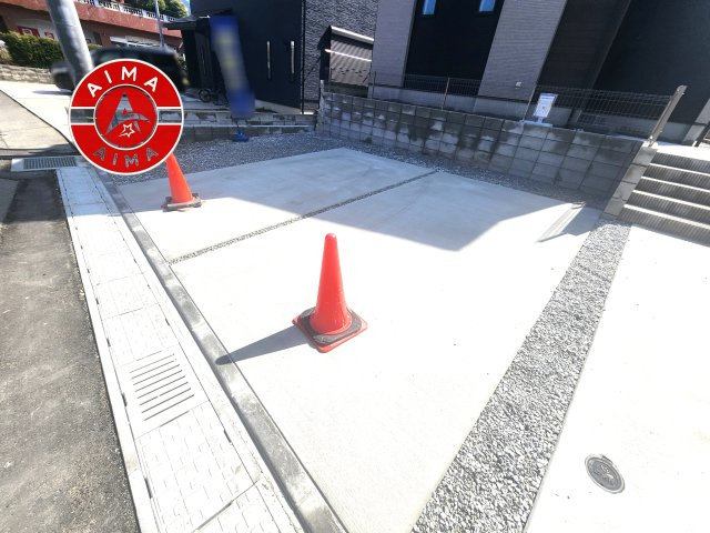 糟屋郡宇美町宇美中央1丁目第3-6棟(1号棟)の駐車場|広々した駐車場になります。3台並列駐車となります。