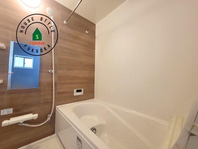 糟屋郡志免町王子4丁目第4-4棟（4号棟）の浴室|1日の疲れを癒してくれる広々バスルーム。雨の日のお洗濯にも大活躍な浴室乾燥機付です！