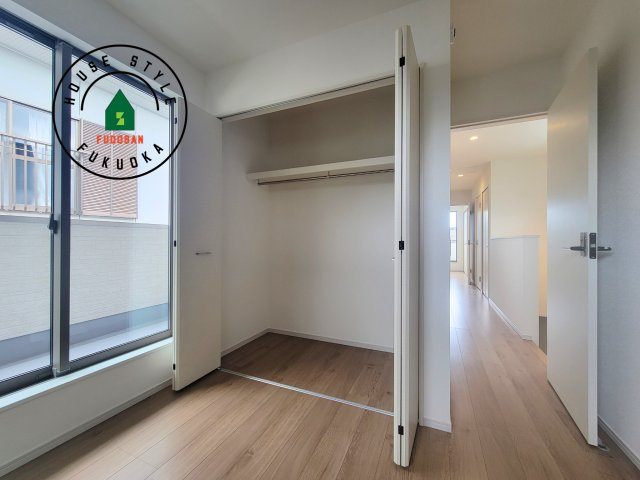 糟屋郡志免町王子4丁目第4-4棟（4号棟）の収納|洋服や大きな荷物が多い方や人数の多いご家族などは、一般的なクローゼットよりもウォークインクローゼットのほうが使い勝手が良いです。