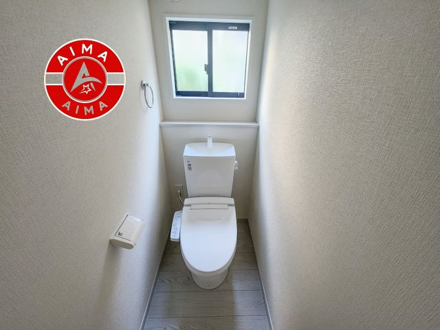 糟屋郡宇美町宇美中央1丁目第3-6棟(2号棟)のトイレ|温水洗浄便座を完備しております。2ヶ所にトイレがあるのは朝の慌ただしい時間も安心です。
