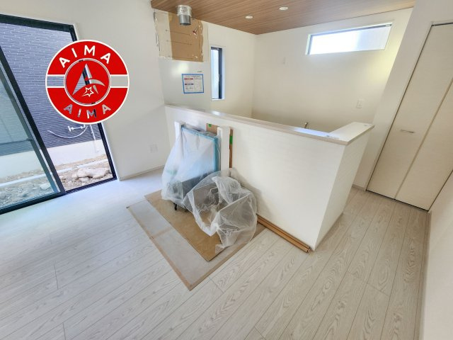 糟屋郡宇美町宇美中央1丁目第3-6棟(2号棟)のダイニング|キッチンから立ち込める香りが今日の料理を期待させます。