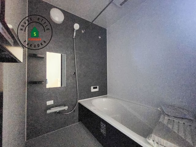 糟屋郡宇美町宇美中央1丁目第3-6棟(3号棟)の浴室|1日の疲れを癒してくれる広々バスルーム。雨の日のお洗濯にも大活躍な浴室乾燥機付です！