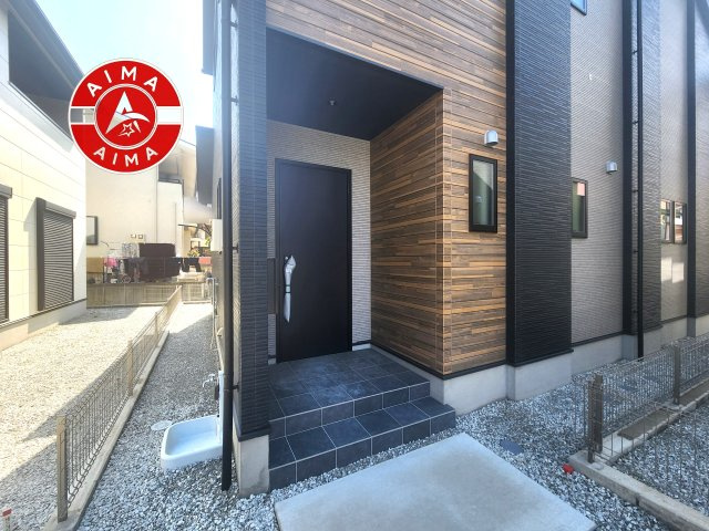 糟屋郡宇美町宇美中央1丁目第3-6棟(3号棟)の玄関|おでかけの時も帰った時も、「我が家」を最初に感じでもらえる素敵な空間に。