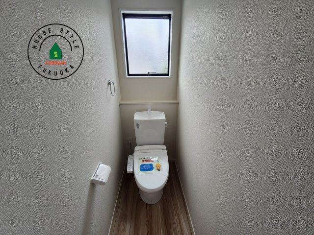 糟屋郡宇美町宇美中央1丁目第3-6棟(4号棟)の内観：施工例|温水洗浄便座を完備しております。2ヶ所にトイレがあるのは朝の慌ただしい時間も安心です。