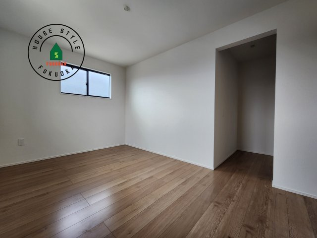 糟屋郡宇美町宇美中央1丁目第3-6棟(4号棟)の内観：施工例|落ち着いた色調の洋室です。