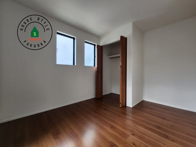 糟屋郡宇美町宇美中央1丁目第3-6棟(5号棟)の内観：施工例|落ち着いた色調の洋室です。