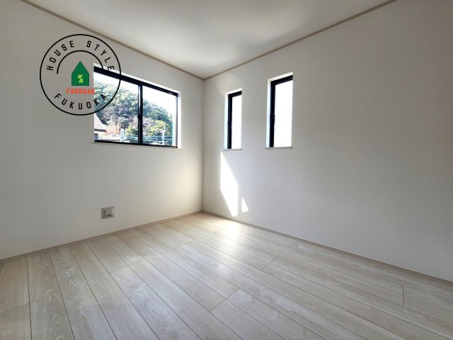 福岡市東区香住ケ丘5丁目第1-6棟（A号棟）の内観：施工例|柔らかい陽光が差し込む明るいお部屋を演出する設計。彩光の取れる窓が気持ちの良いお部屋を創り上げます。