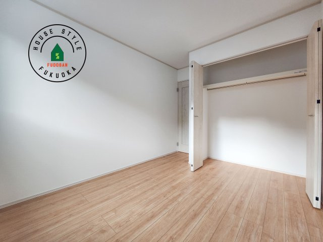 福岡市東区香住ケ丘5丁目第1-6棟（B号棟）の内観：施工例|柔らかい陽光が差し込む明るいお部屋を演出する設計。彩光の取れる窓が気持ちの良いお部屋を創り上げます。