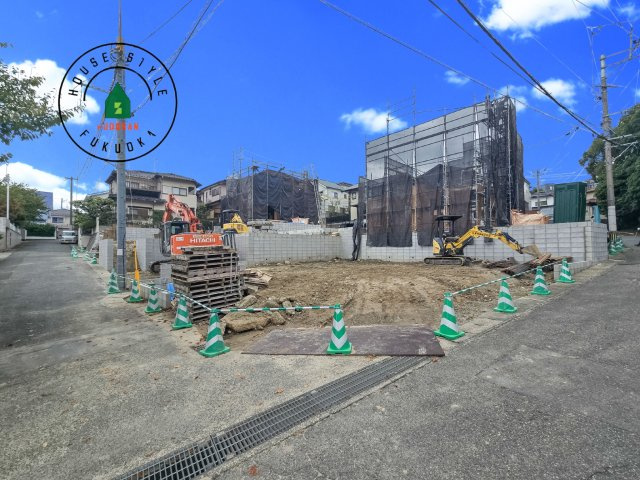 福岡市東区香住ケ丘5丁目第1-6棟（C号棟）の前面道路含む現地写真|見学の時間などお気軽にお問い合わせ下さい。