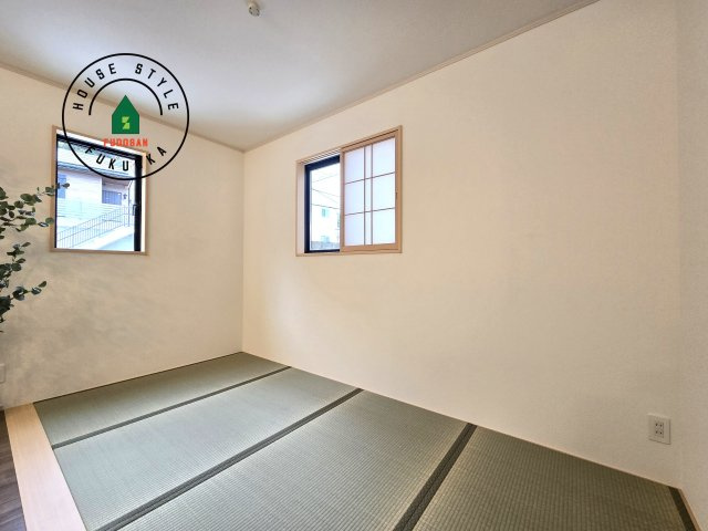 福岡市東区香住ケ丘5丁目第1-6棟（E号棟）の内観：施工例|和室を上手に活用すると暮らし方の幅が広がります。例えば普段は開け放して、子供の小さいうちはお昼寝や遊びのスペースに。畳はソフトなので転んでもケガをしにくく安心です