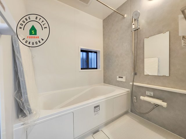 福岡市南区五十川2丁目第2-5棟（C号棟）の浴室|1日の疲れを癒してくれる広々バスルーム。雨の日のお洗濯にも大活躍な浴室乾燥機付です！