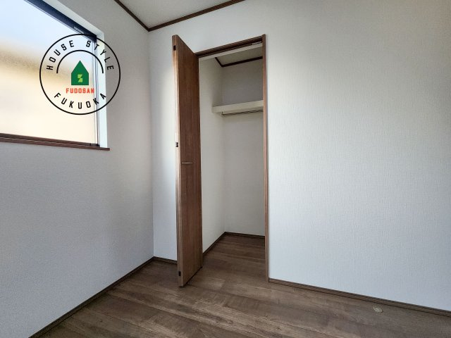 福岡市南区五十川2丁目第2-5棟（C号棟）の収納|洋服や大きな荷物が多い方や人数の多いご家族などは、一般的なクローゼットよりもウォークインクローゼットのほうが使い勝手が良いです。