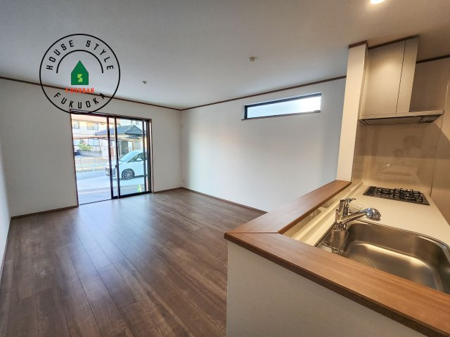 福岡市南区五十川2丁目第2-5棟（C号棟）のダイニング|キッチンから立ち込める香りが今日の料理を期待させます。