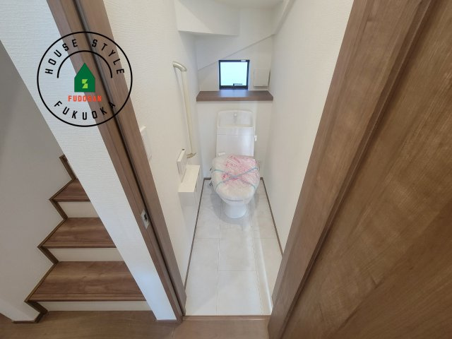 福岡市早良区重留4丁目第1-4棟（C号棟）のトイレ|温水洗浄便座を完備しております。2ヶ所にトイレがあるのは朝の慌ただしい時間も安心です。