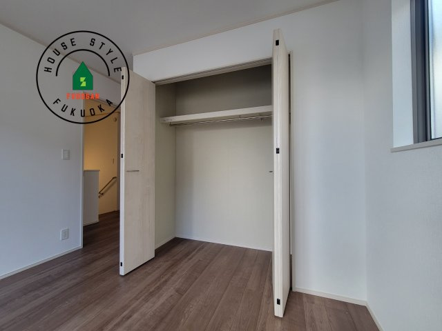 福岡市早良区有田4丁目第1-4棟（B号棟）の収納|洋服や大きな荷物が多い方や人数の多いご家族などは、一般的なクローゼットよりもウォークインクローゼットのほうが使い勝手が良いです。