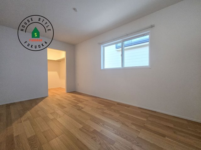 太宰府市五条6丁目第1-1棟（1号棟）の洋室|採光良好な洋室は全居室、複層ガラスの遮熱効果と断熱効果で、一年中快適に過ごせます。