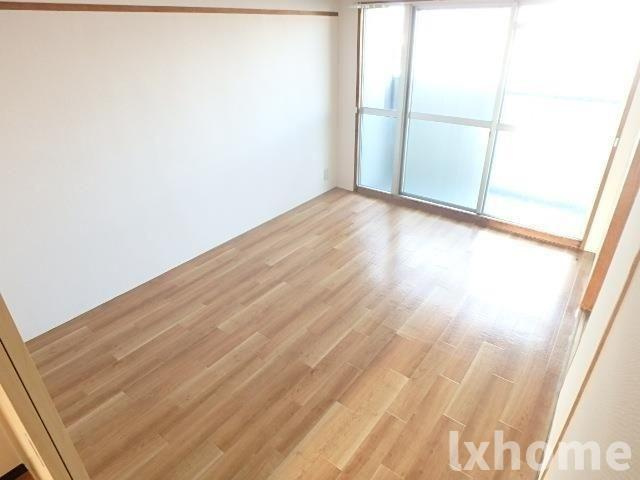 鮎川ハイツの子供部屋|落ち着いた空間のお風呂です