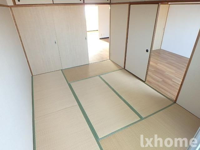 鮎川ハイツの庭|収納があります