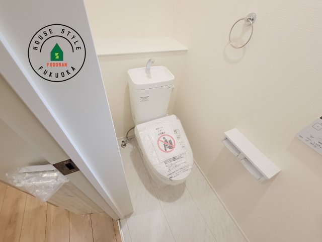 福岡市早良区重留1丁目第1-2棟（1号棟）のトイレ|温水洗浄便座を完備しております。2ヶ所にトイレがあるのは朝の慌ただしい時間も安心です。